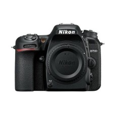 Fotoaparat NIKON D7500 + AF-S DX 18-300 VR f/3.5–6.3G Kit Fotoaparat NIKON D7500 + AF-S DX 18-300 VR f/3.5–6.3G Kit